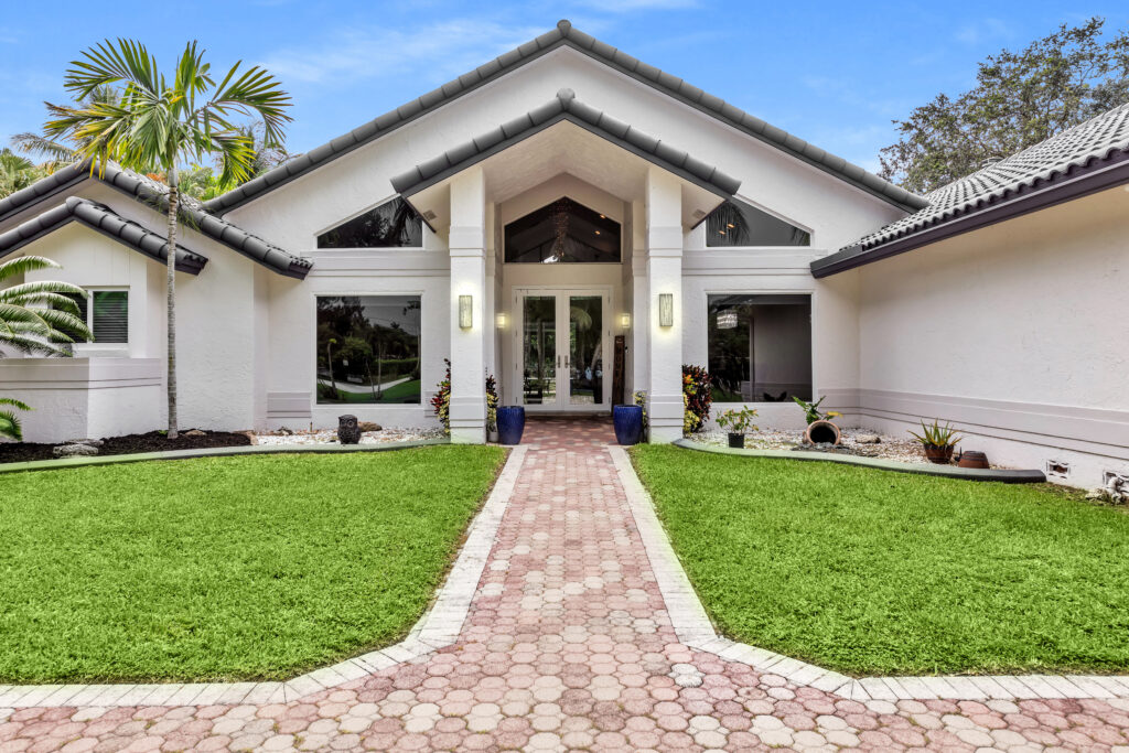 Davie Luxury home exterior in South Florida – Sell Your Home with Miguel Maria Team